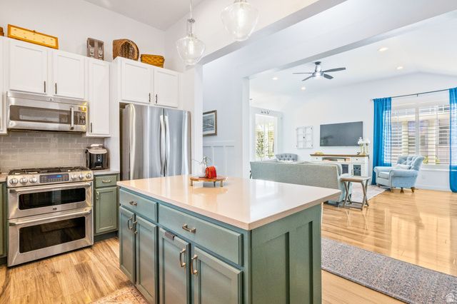 10388 S SPLIT ROCK DR, South Jordan, UT 84095