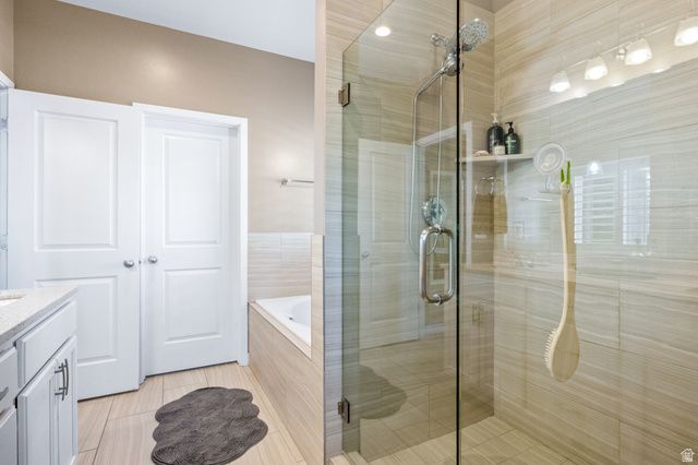 10388 S SPLIT ROCK DR, South Jordan, UT 84095