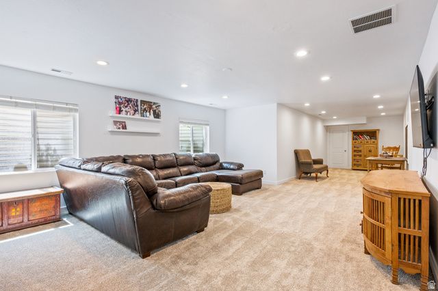 10388 S SPLIT ROCK DR, South Jordan, UT 84095