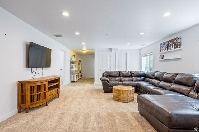 10388 S SPLIT ROCK DR, South Jordan, UT 84095
