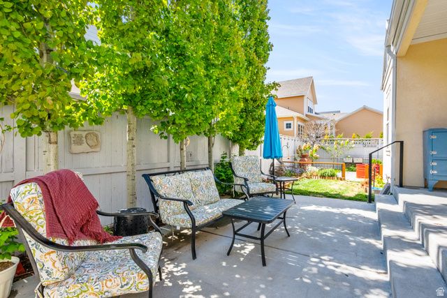 10388 S SPLIT ROCK DR, South Jordan, UT 84095