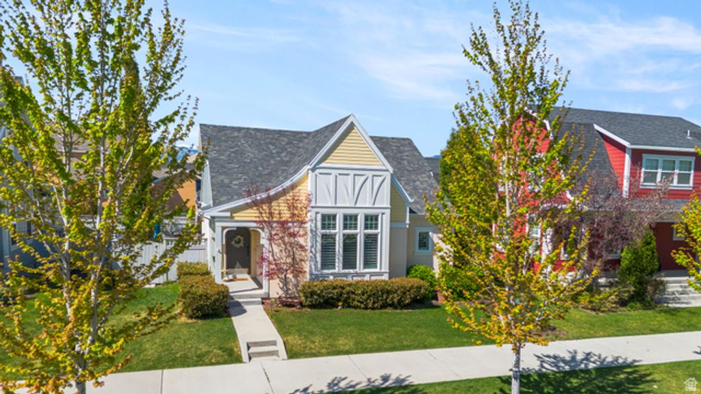 10388 S SPLIT ROCK DR, South Jordan, UT 84095