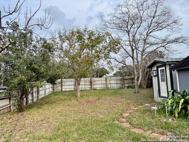 304 N Tyler St, Beeville, TX 78102