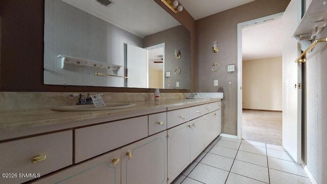 2045 Arlington Avenue, Las Cruces, NM 88001