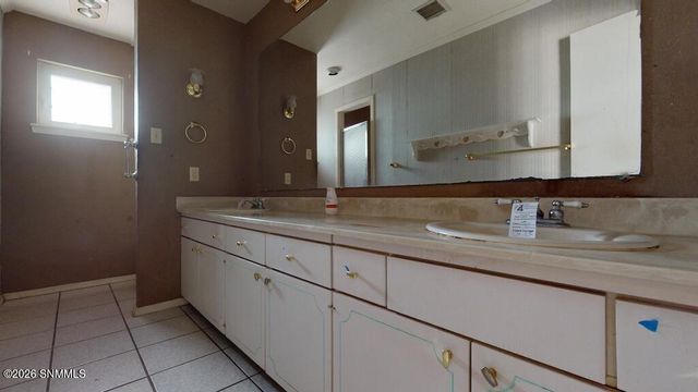 2045 Arlington Avenue, Las Cruces, NM 88001