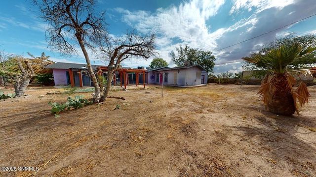 2045 Arlington Avenue, Las Cruces, NM 88001