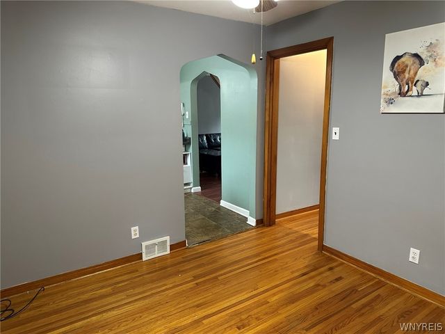 688 78th Street, Niagara Falls, NY 14304