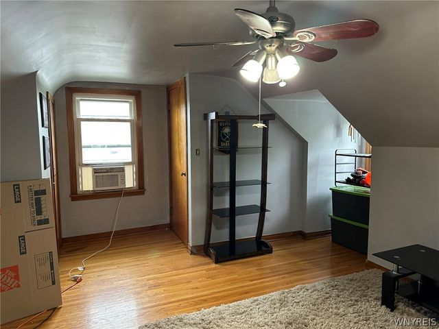 688 78th Street, Niagara Falls, NY 14304