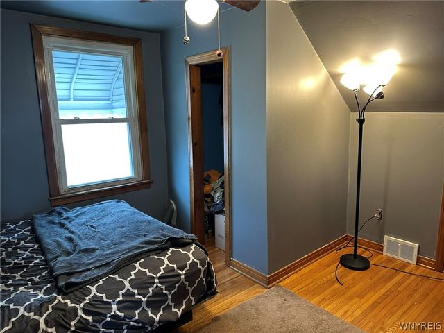 688 78th Street, Niagara Falls, NY 14304