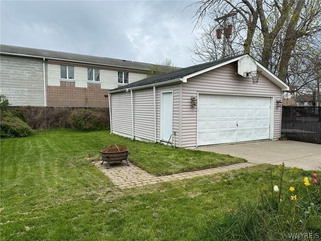 688 78th Street, Niagara Falls, NY 14304