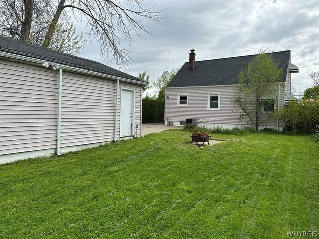 688 78th Street, Niagara Falls, NY 14304