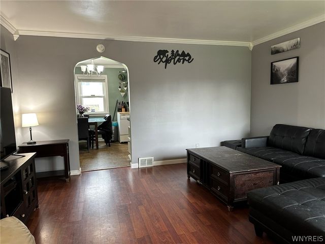 688 78th Street, Niagara Falls, NY 14304