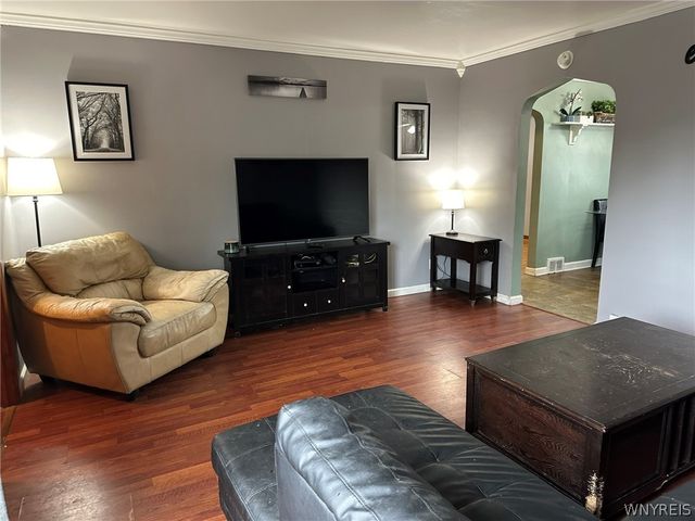 688 78th Street, Niagara Falls, NY 14304