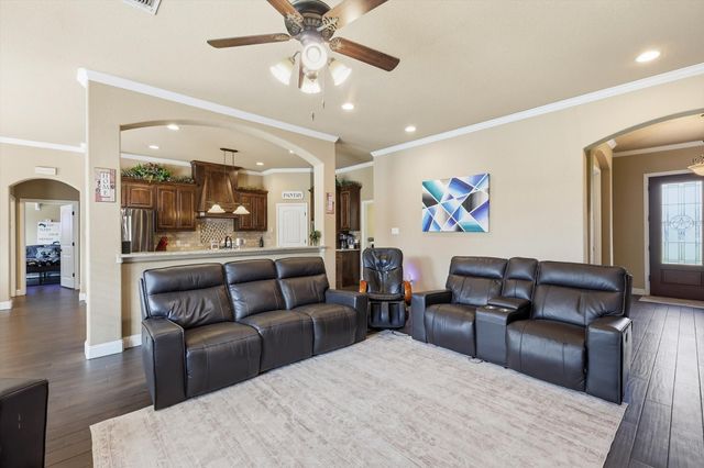 160 Kelly Drive, Waxahachie, TX 75167