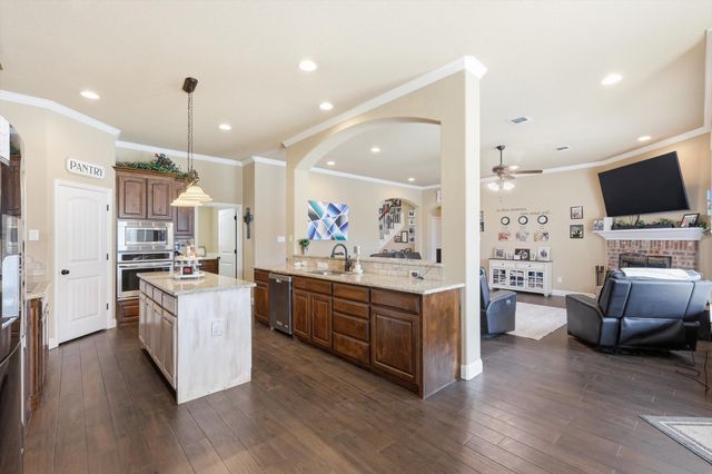 160 Kelly Drive, Waxahachie, TX 75167