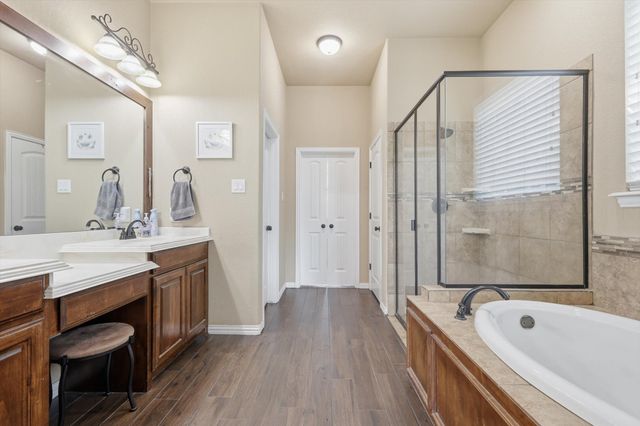 160 Kelly Drive, Waxahachie, TX 75167