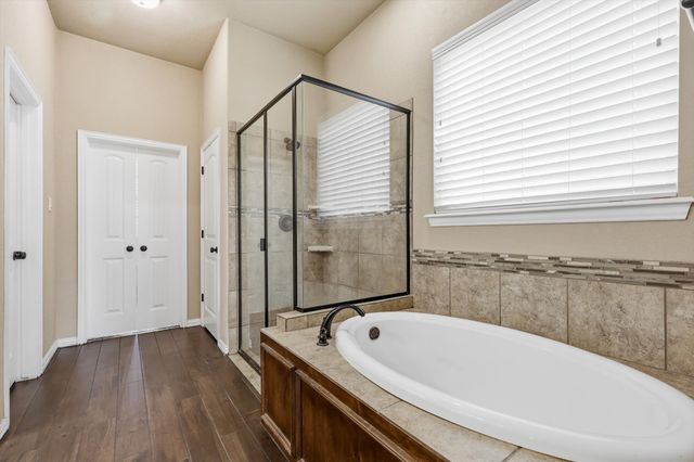 160 Kelly Drive, Waxahachie, TX 75167