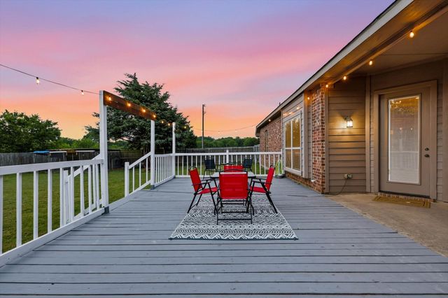 160 Kelly Drive, Waxahachie, TX 75167