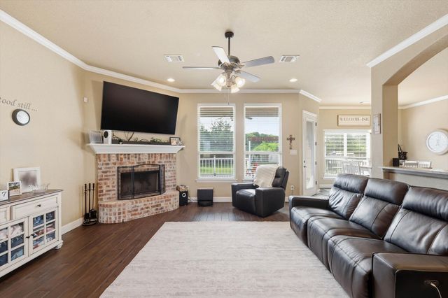 160 Kelly Drive, Waxahachie, TX 75167