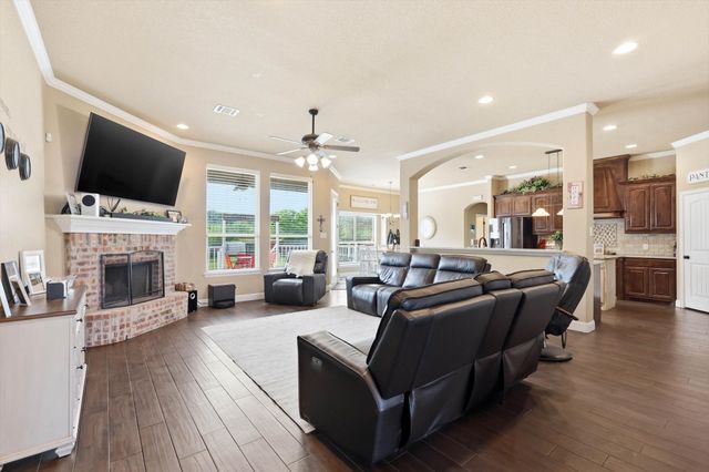 160 Kelly Drive, Waxahachie, TX 75167