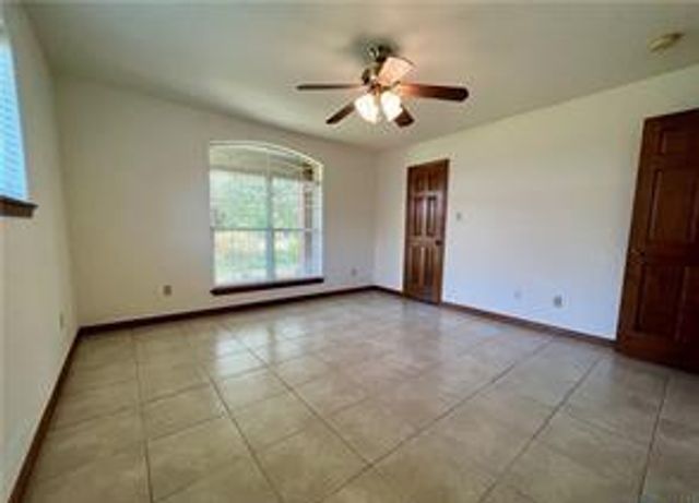 1482 Savannah PR, Seguin, TX 78155
