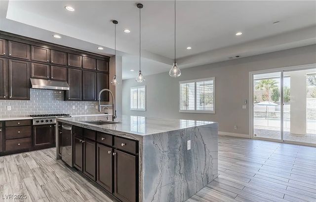 8233 Sweetwater Creek Way, Las Vegas, NV 89113