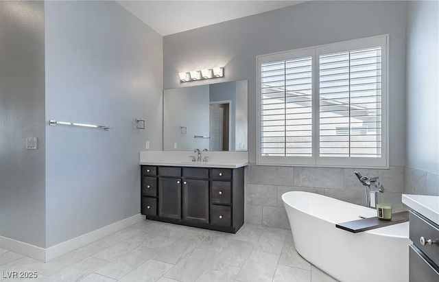 8233 Sweetwater Creek Way, Las Vegas, NV 89113