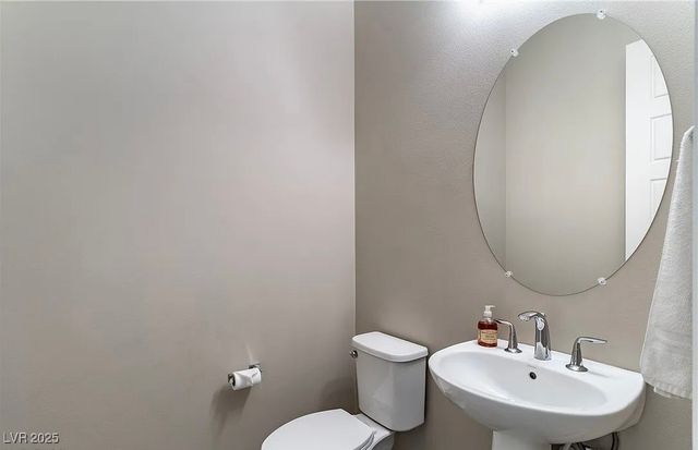 8233 Sweetwater Creek Way, Las Vegas, NV 89113