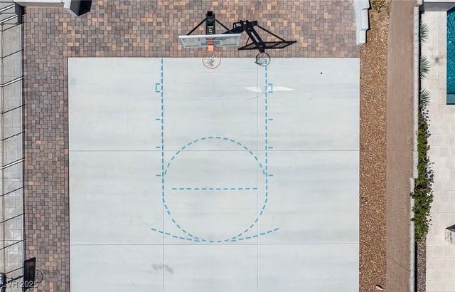 8233 Sweetwater Creek Way, Las Vegas, NV 89113