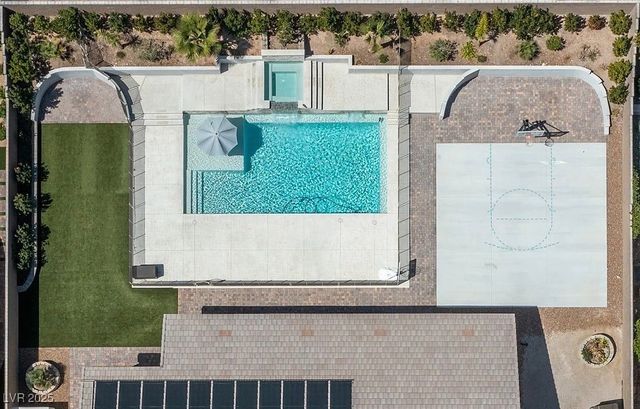 8233 Sweetwater Creek Way, Las Vegas, NV 89113