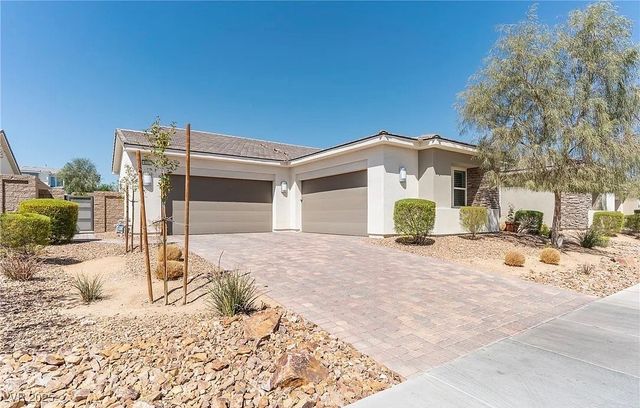 8233 Sweetwater Creek Way, Las Vegas, NV 89113