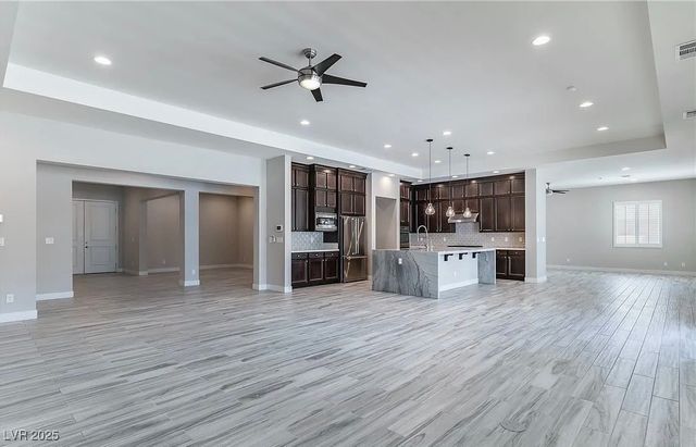 8233 Sweetwater Creek Way, Las Vegas, NV 89113