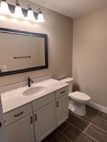 4916 Woodland Park Drive, Eau Claire, WI 54701