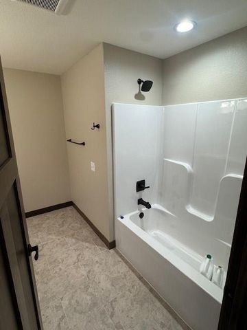 4916 Woodland Park Drive, Eau Claire, WI 54701