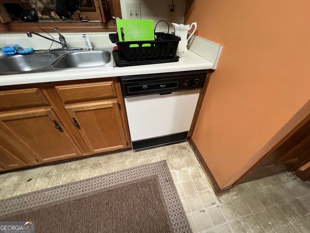 7159 Woodridge Lane, Union City, GA 30291