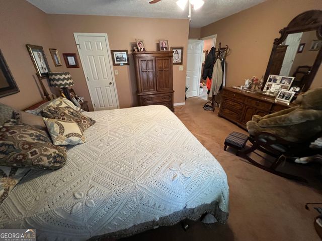 7159 Woodridge Lane, Union City, GA 30291