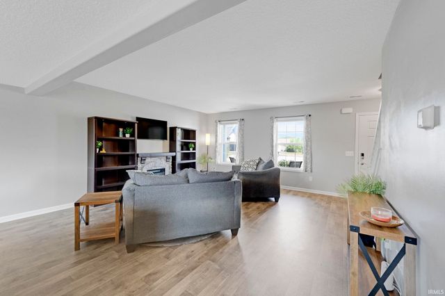 10216 Runabay Cove, New Haven, IN 46774