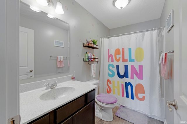 10216 Runabay Cove, New Haven, IN 46774