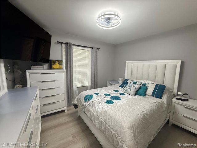 41617 Clayton Street, Clinton Township, MI 48038