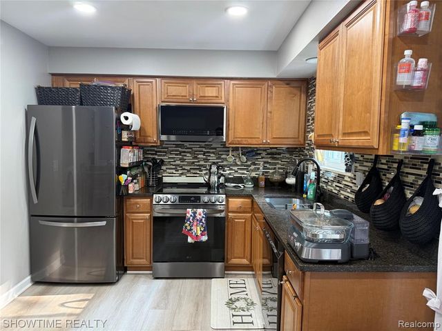 41617 Clayton Street, Clinton Township, MI 48038