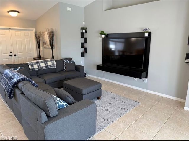 1804 NW 20th PL, Cape Coral, FL 33993