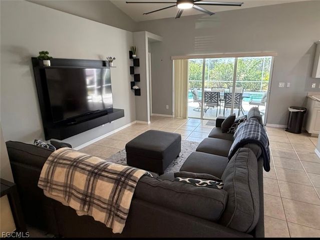 1804 NW 20th PL, Cape Coral, FL 33993