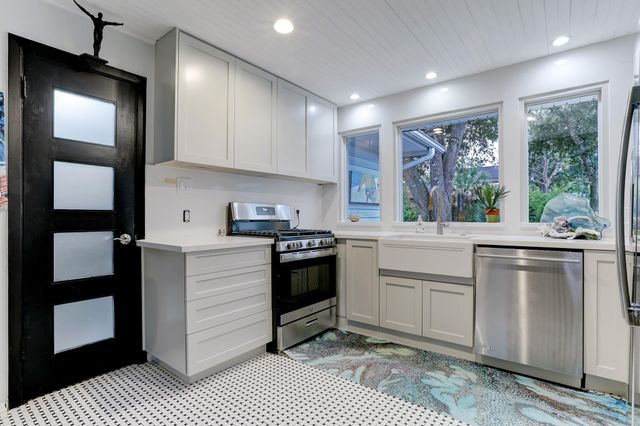 4449 Shady Lake Drive, Seabrook, TX 77586