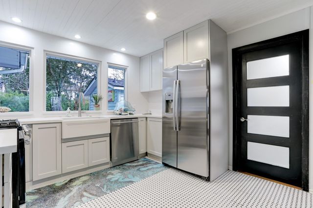 4449 Shady Lake Drive, Seabrook, TX 77586