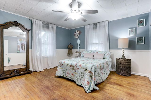 4449 Shady Lake Drive, Seabrook, TX 77586