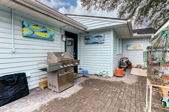 4449 Shady Lake Drive, Seabrook, TX 77586