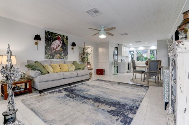 4449 Shady Lake Drive, Seabrook, TX 77586