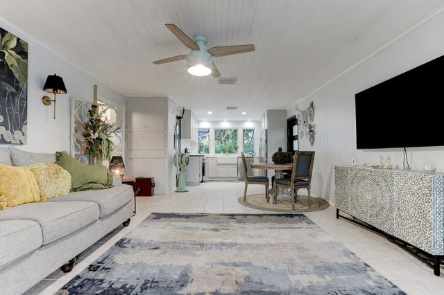 4449 Shady Lake Drive, Seabrook, TX 77586