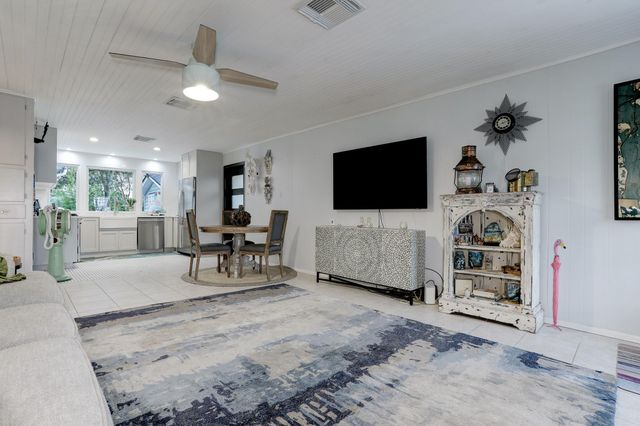 4449 Shady Lake Drive, Seabrook, TX 77586