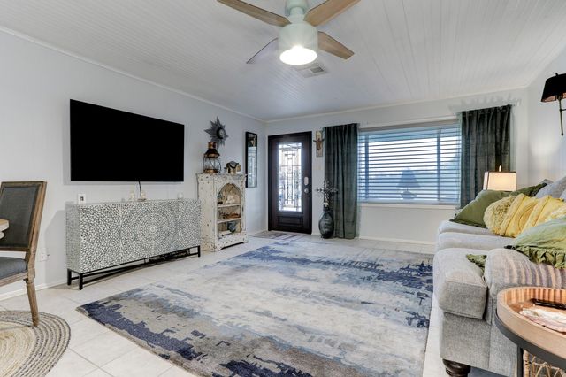 4449 Shady Lake Drive, Seabrook, TX 77586